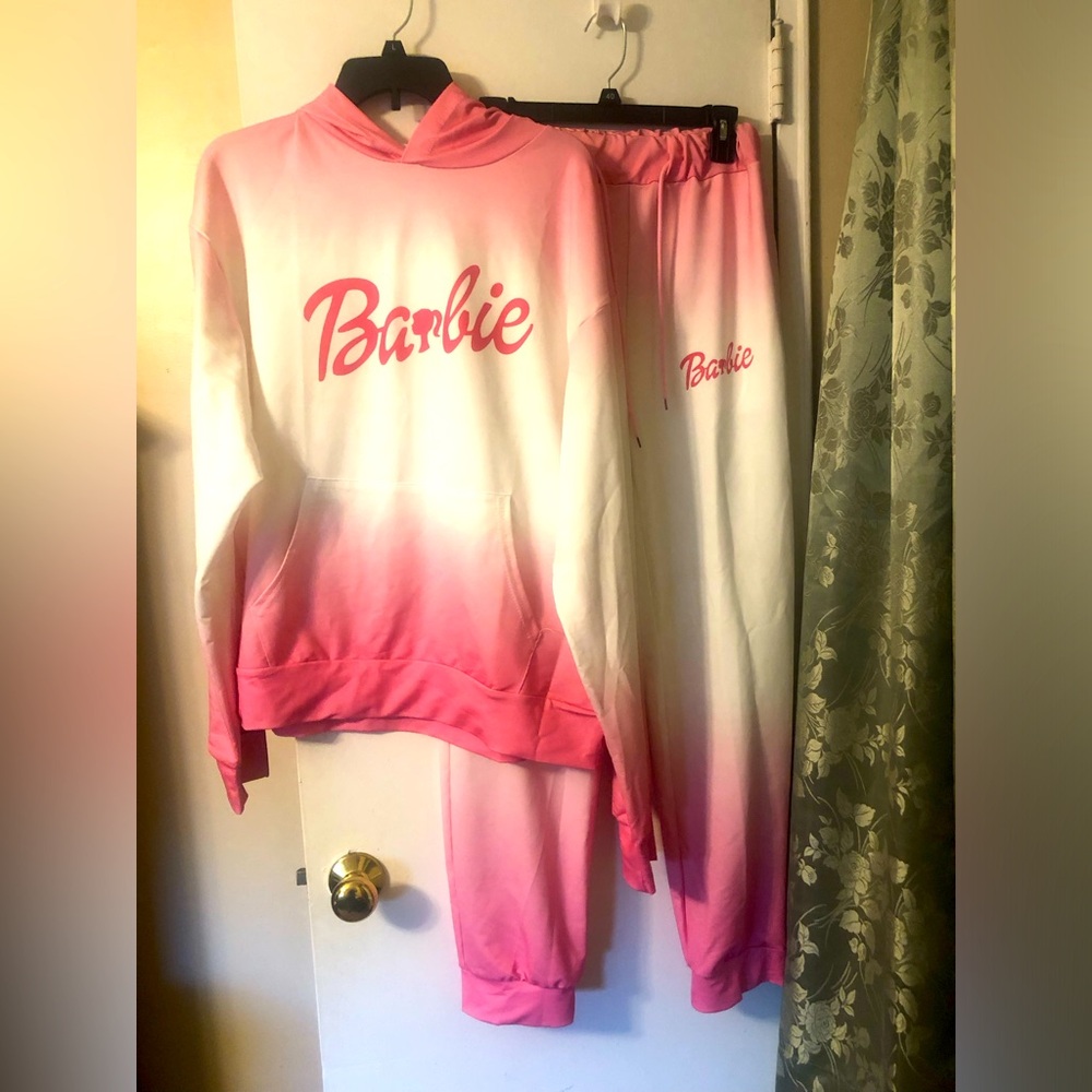 Barbie 2 piece set sweatshirt and pants
